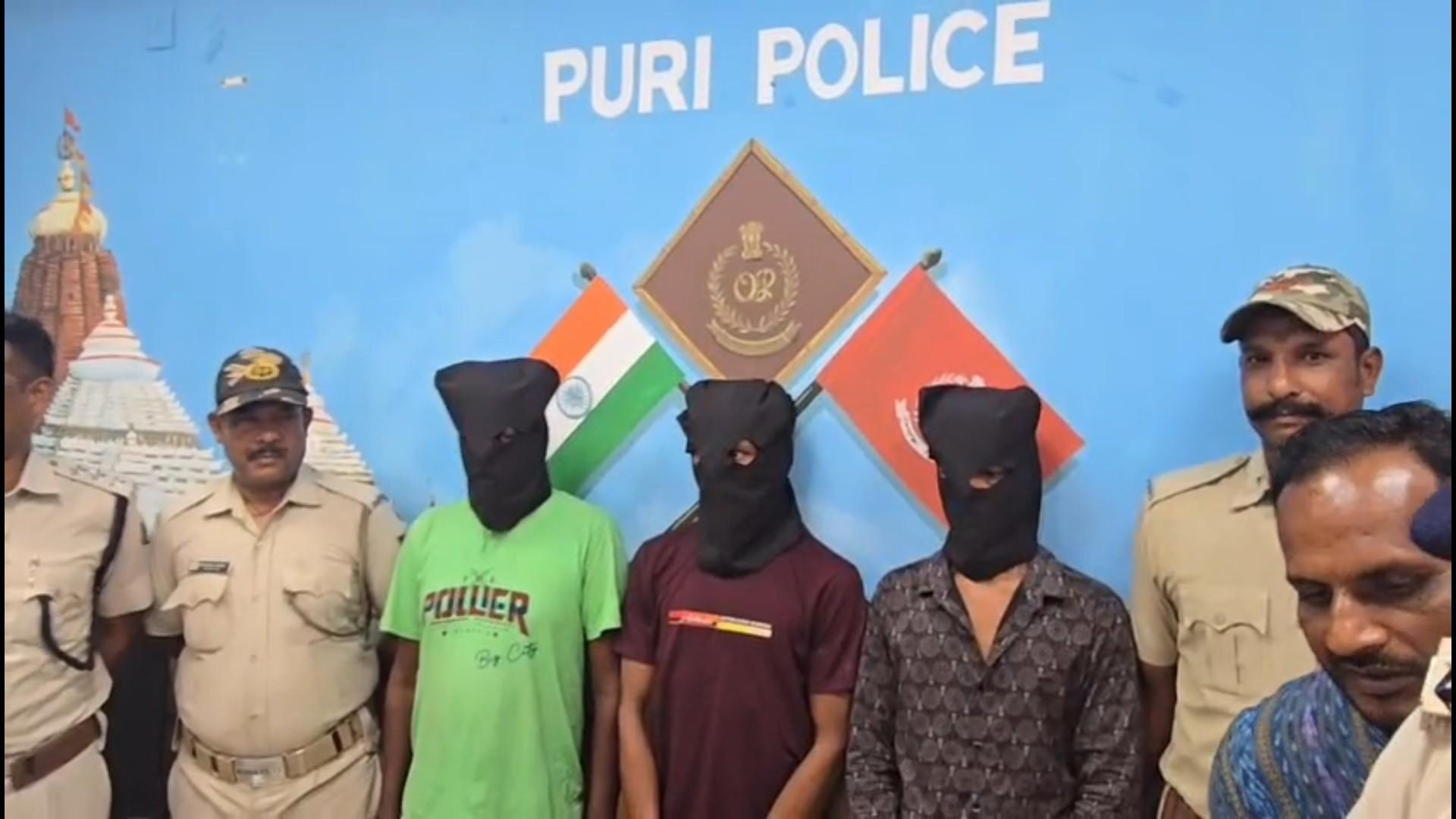 Odisha: Three held in Puri; drugs, cash, three two-wheelers seized